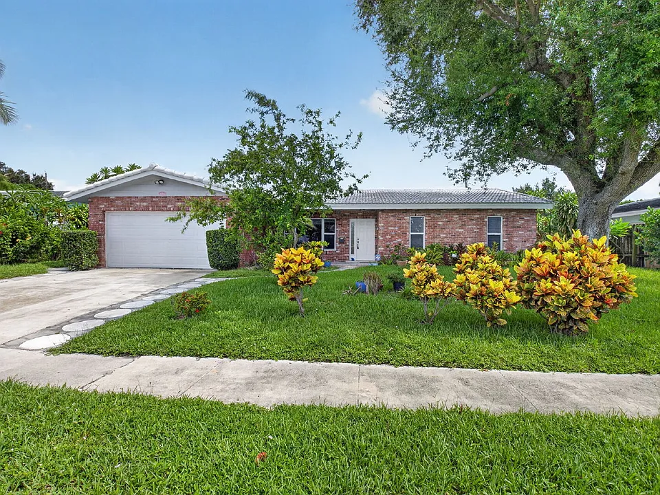 1301 SW 8th St