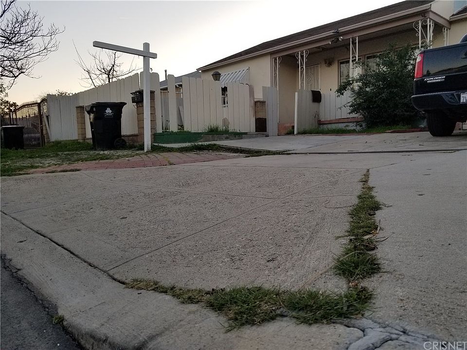2nd image of 7453 Satsuma Ave