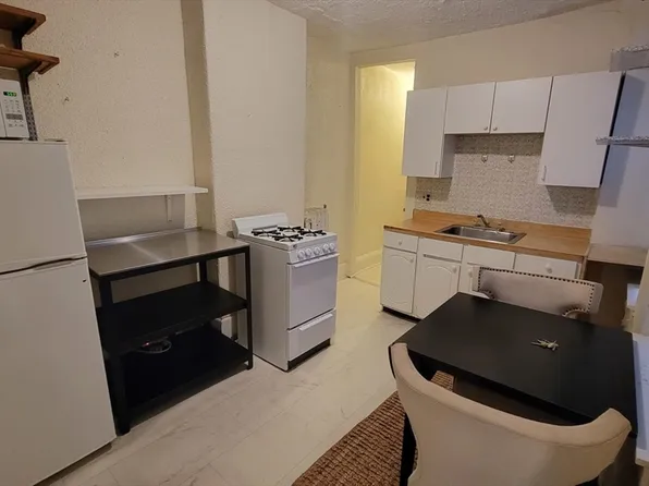 76 Myrtle St APT 2, Boston, MA 02114