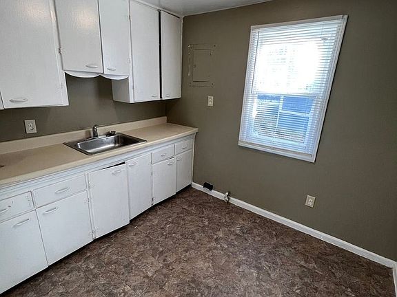 4th image of 705 S Northern Blvd APT A