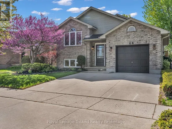 64 Hickory Blvd W, Strathroy Caradoc, ON N7G 4E9