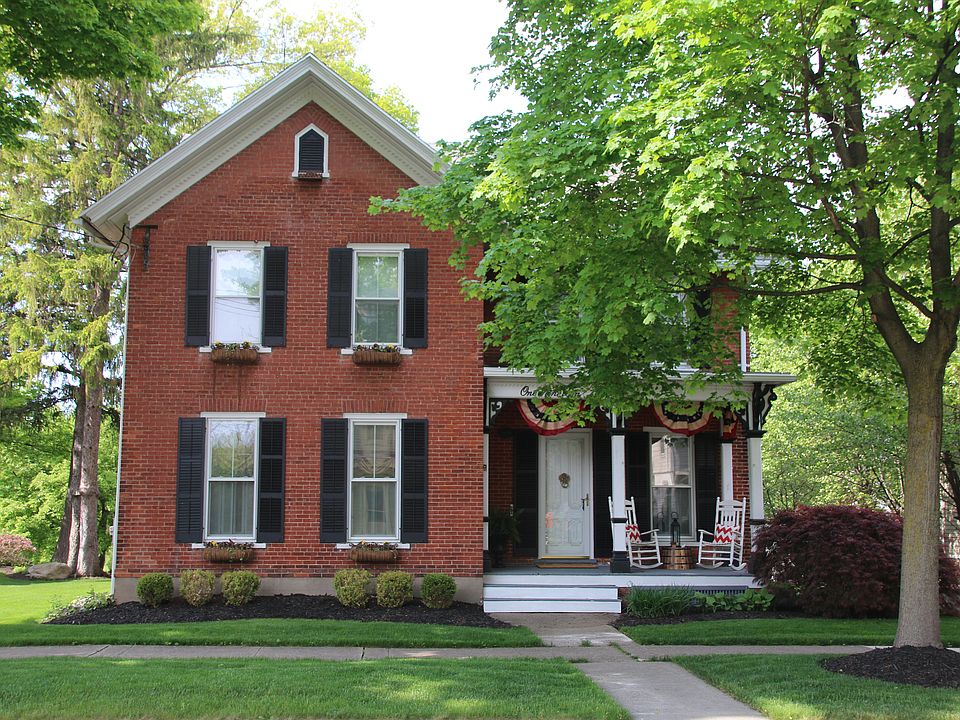 1st image of 119 W Jackson St