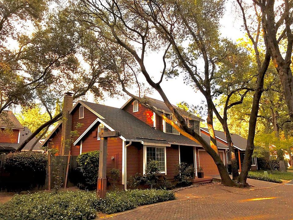 1st image of 11 Coyle Creek Cir