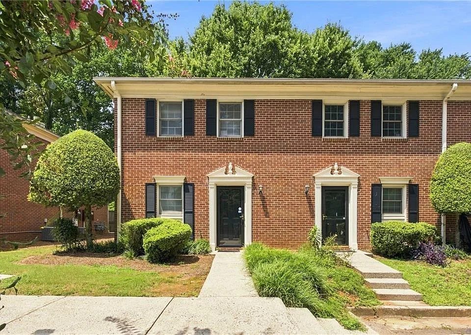 136 Sterling Ct