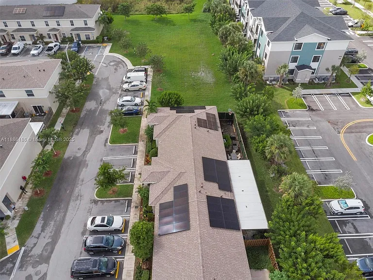 424 NE 4th Ave #424 — Photo 45