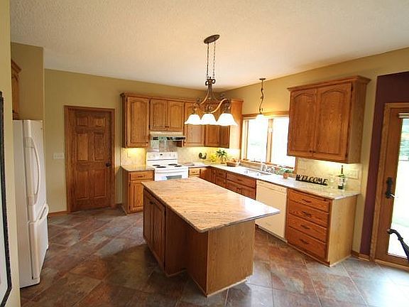 4th image of 1215 Mill Creek Cir