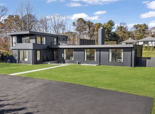 307 Montauk Hwy, Southampton, NY 11968