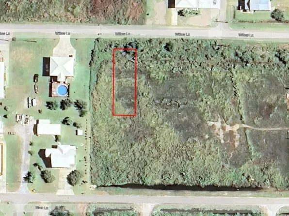 8 Willow Ln, Grand Isle, LA 70358