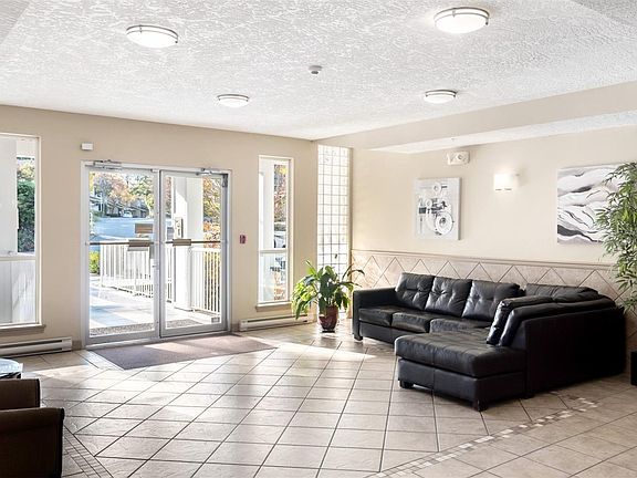 4th image of 3915 Carey Rd #201