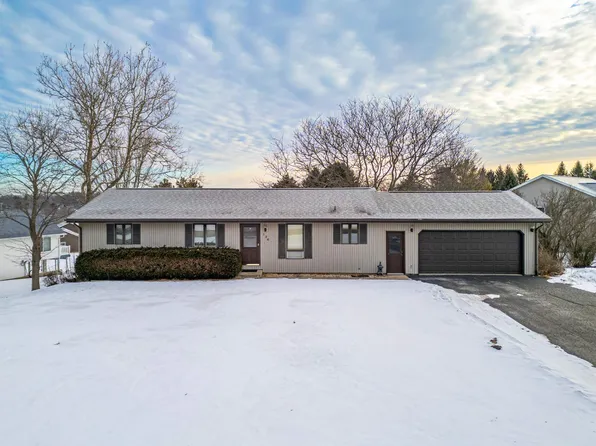 136 Lake Summerset Rd, Davis, IL 61019