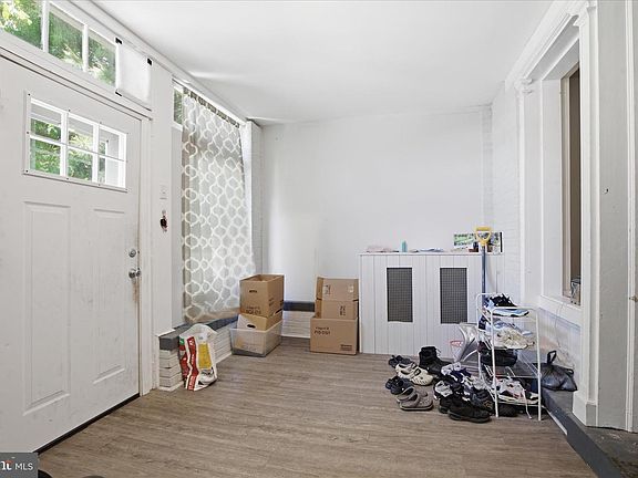 3rd image of 254 S 8th St
