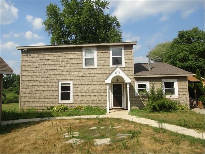 1st image of 1375 Park Dr