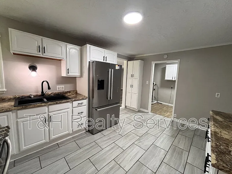 1607 Costello Dr — Photo 10