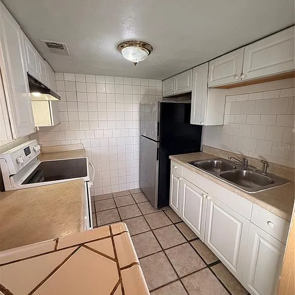 1440 Holden Ave #B12 — Photo 6