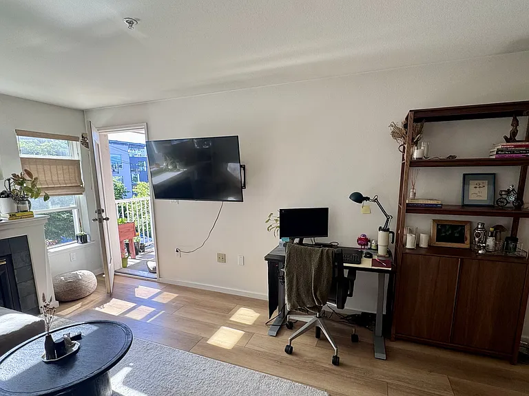 3919 Latona Ave NE #101 — Photo 7