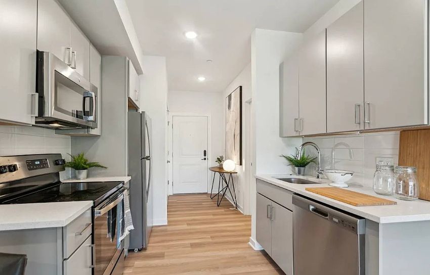 1st image of 4435 Ridge Ave #S7