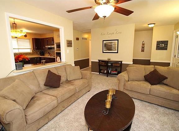 Very neutral colors throughout!