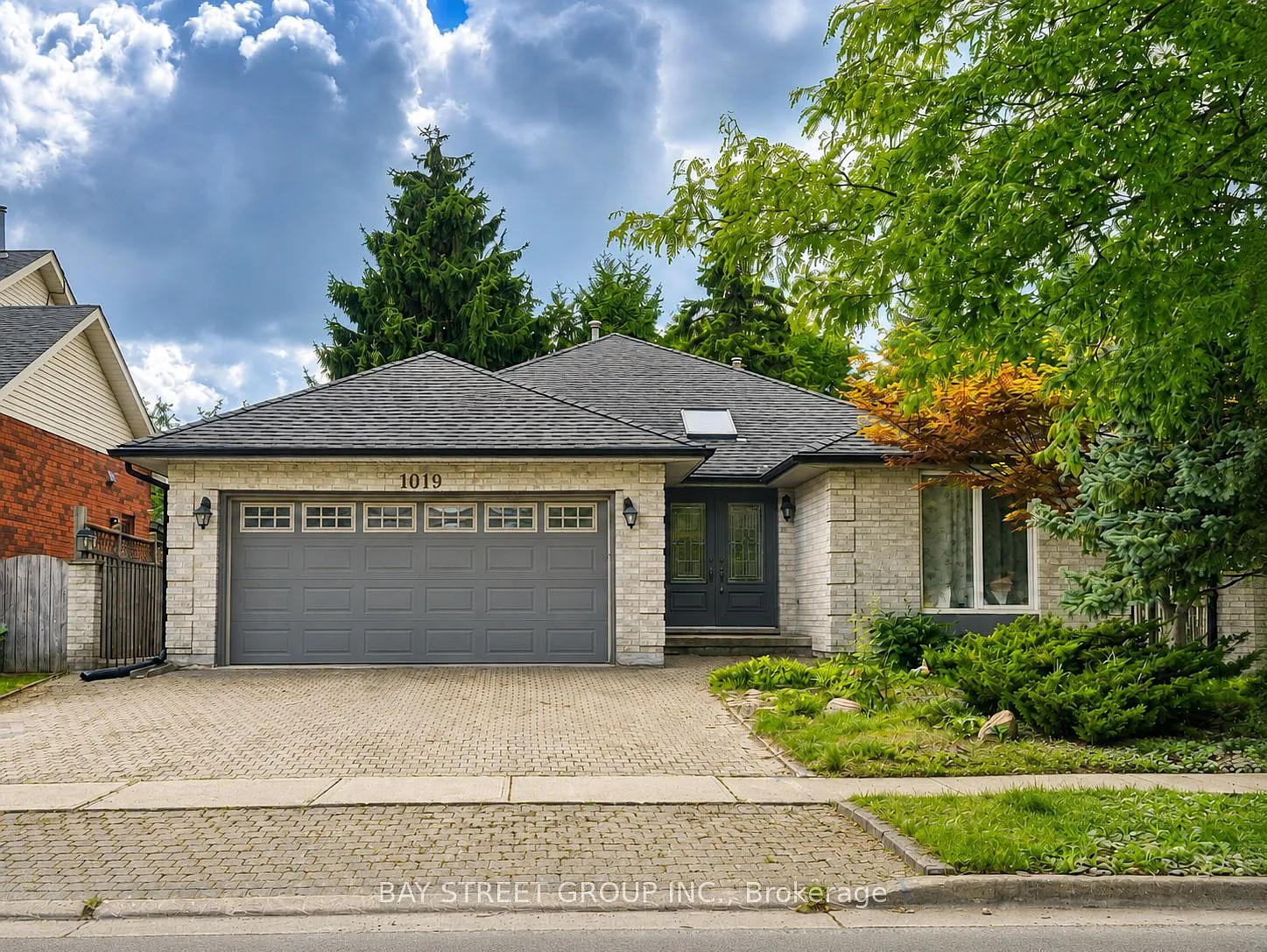 4 bed, $2,800 — Photo 1