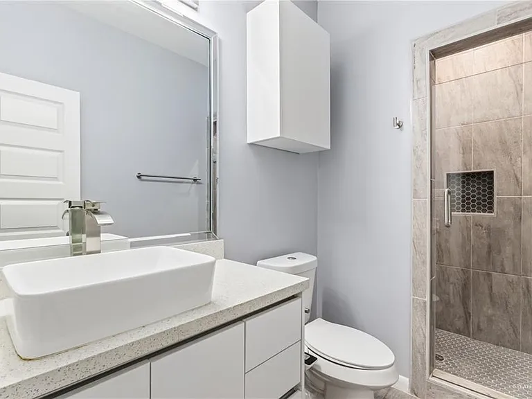 1605 Angelina Dr #2 — Photo 10