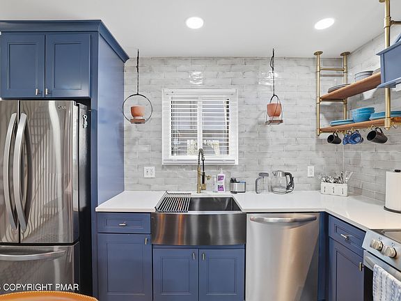 4th image of 28 Middle Village Way