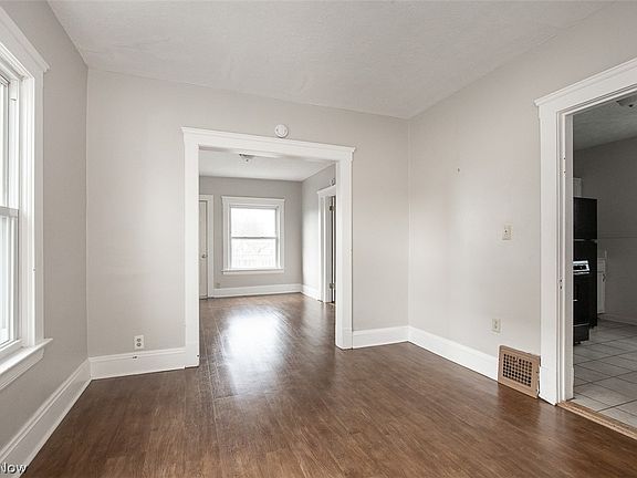 4th image of 4409 Bucyrus Ave