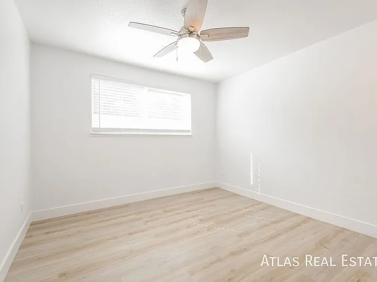 2560 N Ogden St — Photo 13