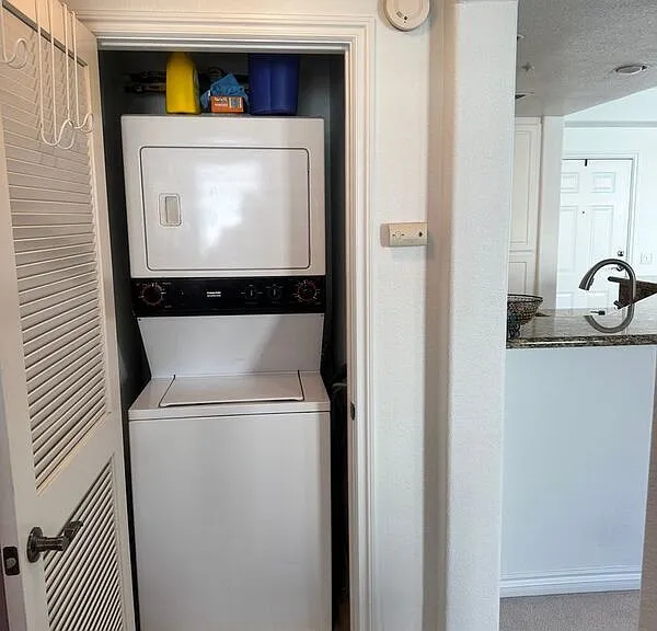 9263 Regents Rd #B210 — Photo 19