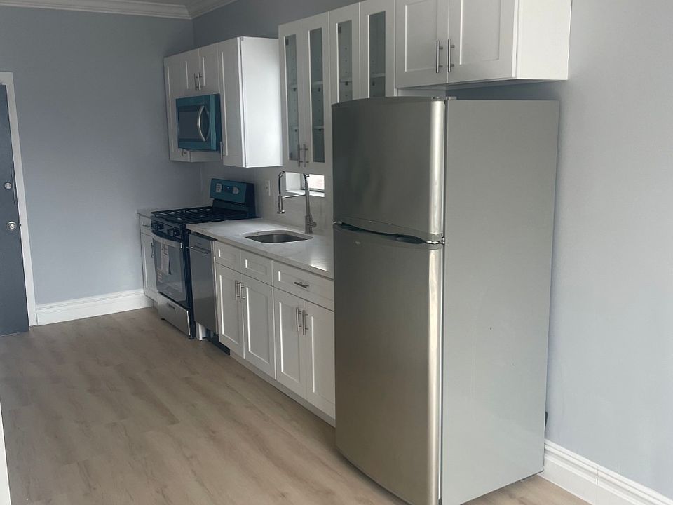 1st image of 36 Bleecker St APT 2R