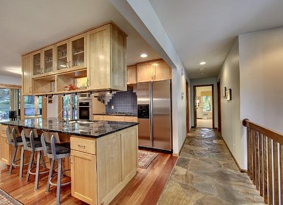 4th image of 9 Ironwood Ln