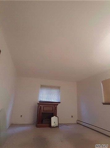 2nd image of 815 Deer Park Rd