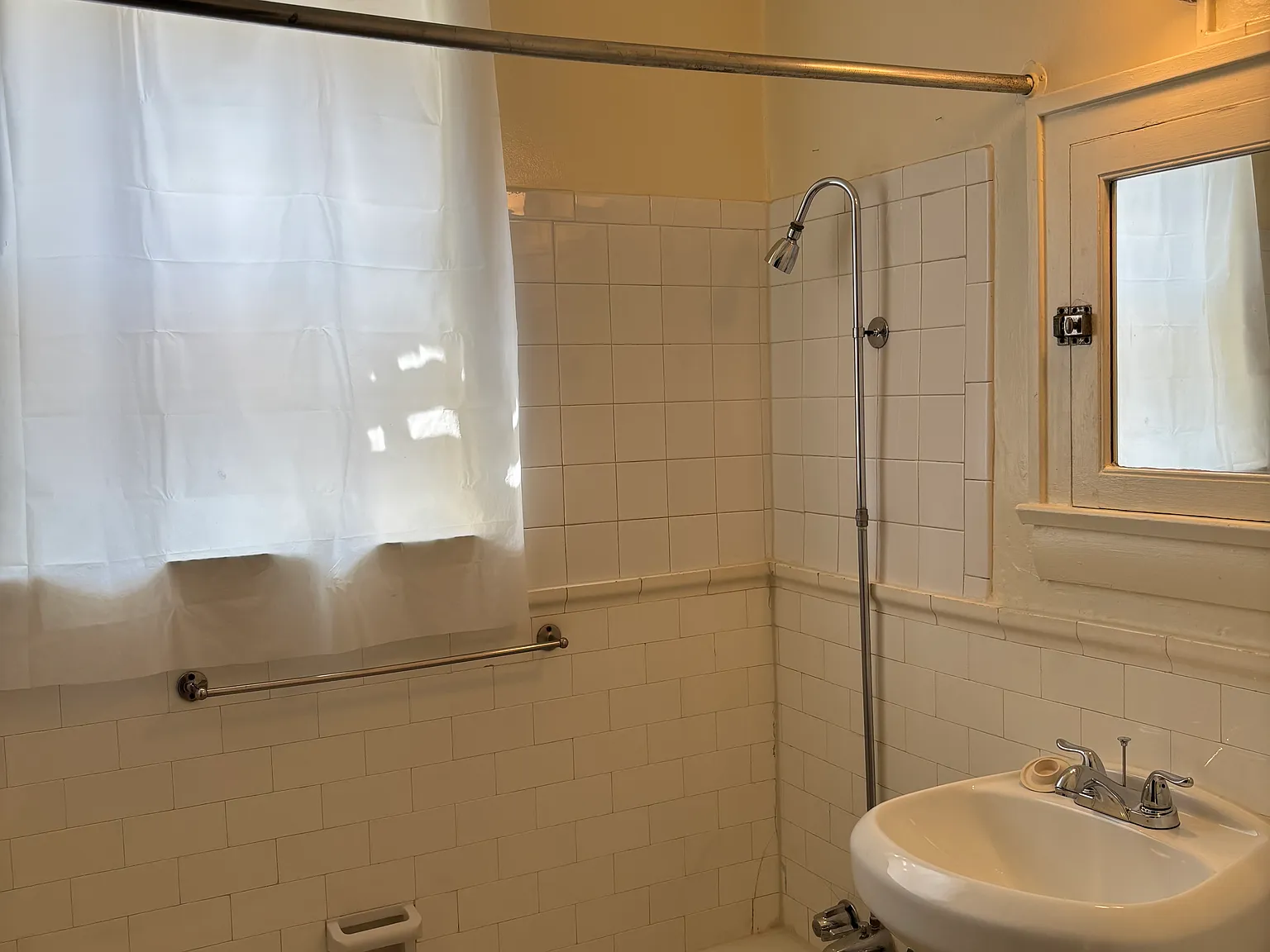 Large Studio Apartment with Vintage Charm and Tons of Closet Space — Photo 3