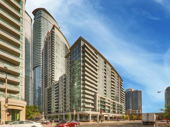 25 Lower Simcoe St #16A, Toronto, ON M5J 3A1