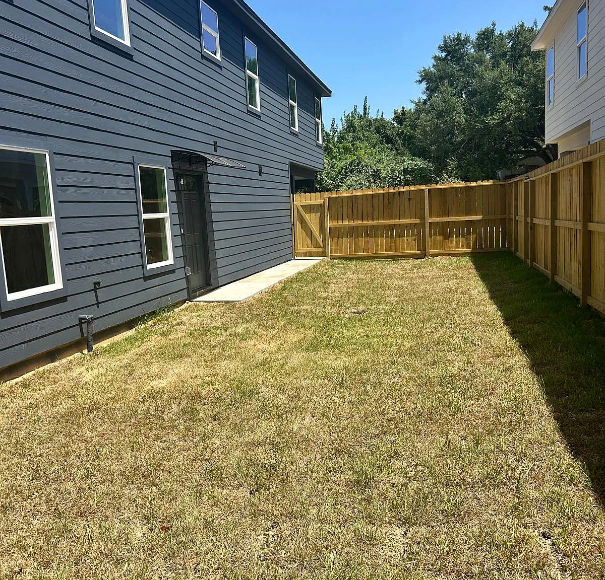 3 bed, 2.5 bath, 1500 sqft, $1,900 — Photo 3