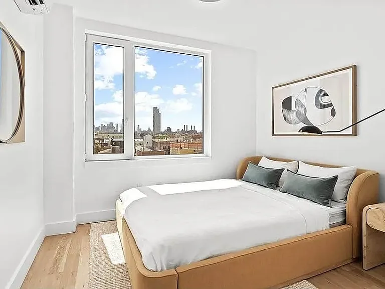 161 Meserole Ave #4B — Photo 3