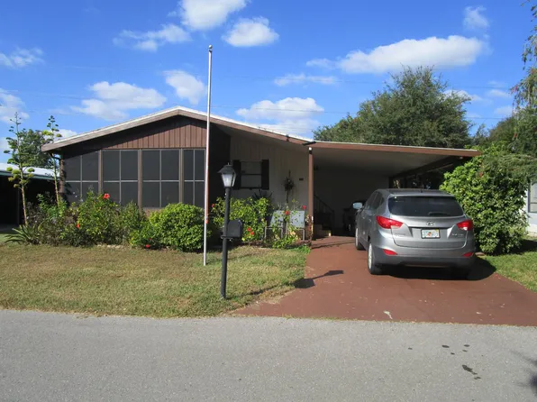 6521 Hidden Oaks Dr, North Fort Myers, FL 33917