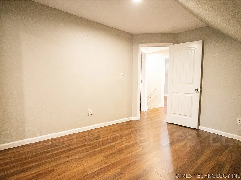 821 S Quaker Ave — Photo 76
