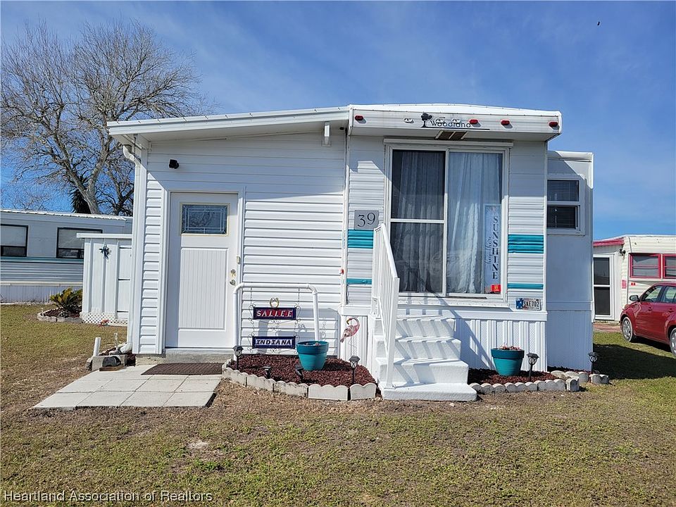 1st image of 39 Lily Dr