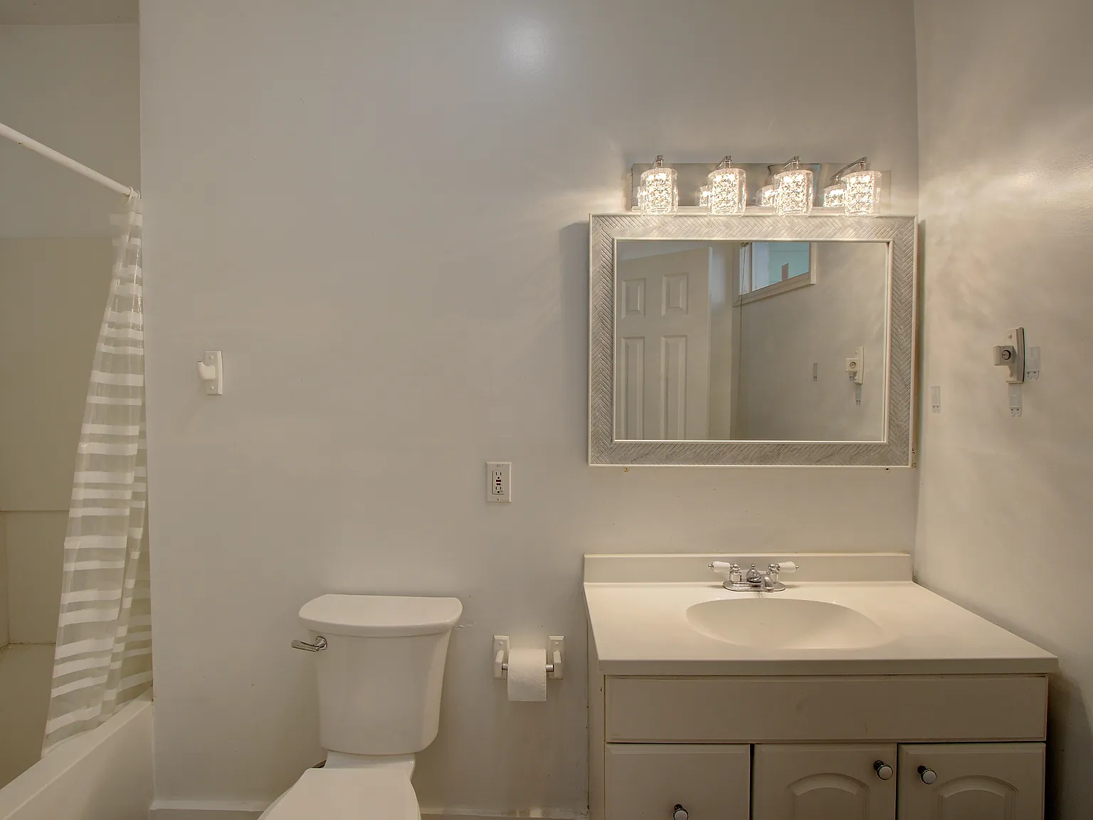 93 Bogard Street — Photo 4