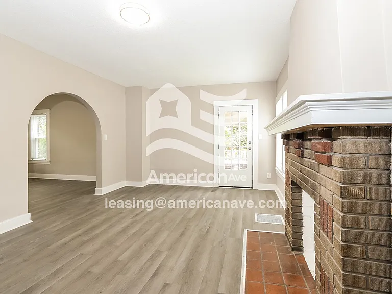 1274797_005_living_room_12725250.jpg