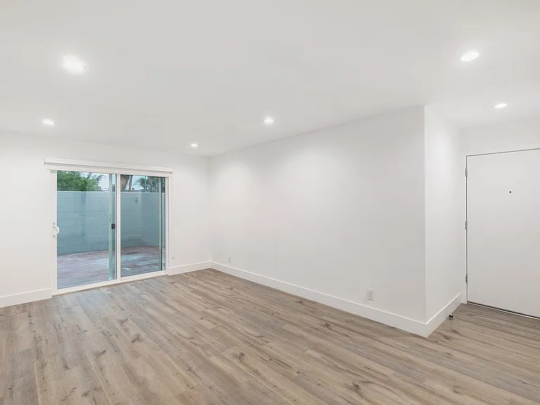 3701 Hughes Ave — Photo 15