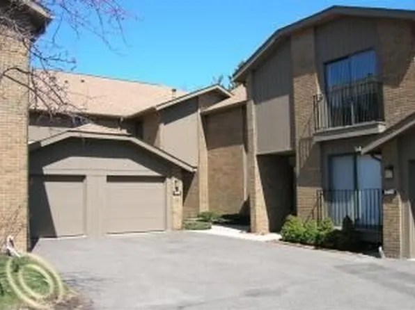 6489 Maple Hills Dr #1, Bloomfield Hills, MI 48301