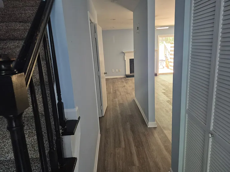 5761 Forest Lawn Ct — Photo 3