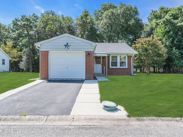 25 Constitution Boulevard, Whiting, NJ 08759