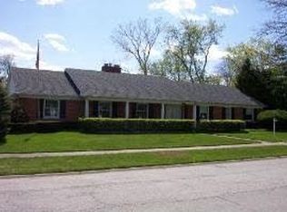 3039 Indianwood Rd, Wilmette, IL 60091