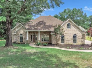 18 Woodhaven St, Longview, TX 75604