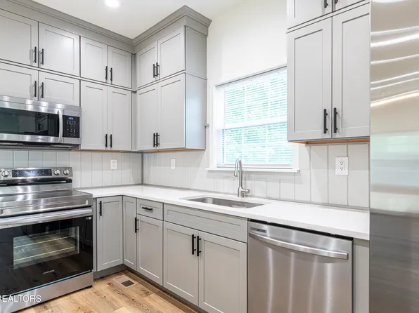 415 Meadow View Dr, Maynardville, TN 37807