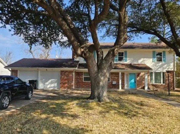 6409 Chapman Dr, Greenville, TX 75402