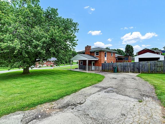 4th image of 3408 Acacia Ave