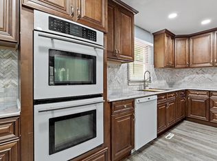 2618 New Hope Dr, Chapel Hill, NC 27514