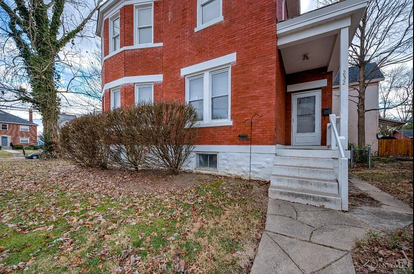 3 bed, 1326 sqft, $1,800 — Photo 2